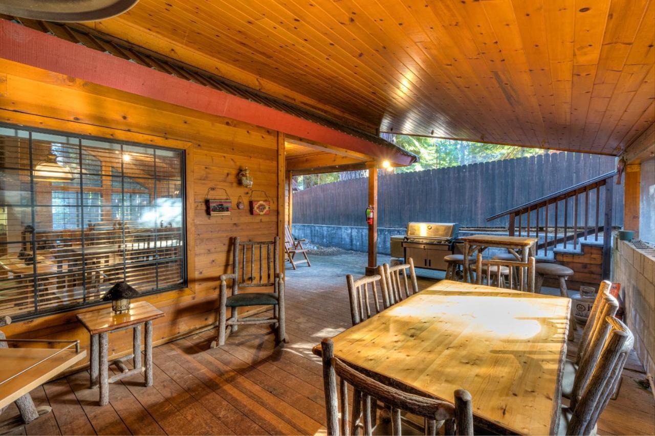 Rock Front Lodge Fish Camp Buitenkant foto